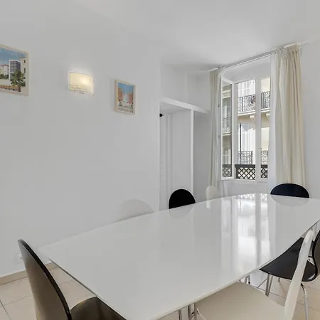 4 Chambres - Proche Palais - Spacieux Lejlighed