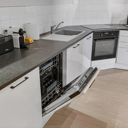 4 - Proche Palais - Spacieux Appartement
